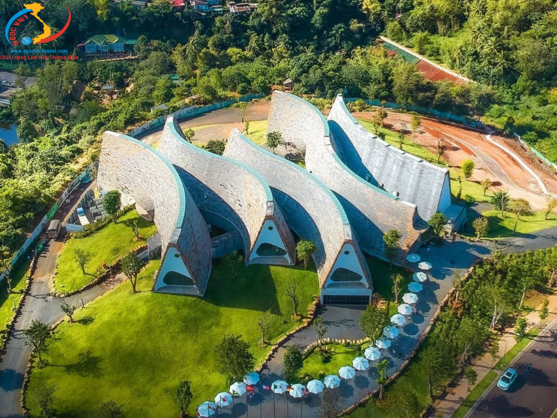 TOUR TÀ ĐÙNG - BUÔN MÊ - VỊNH HẠ LONG CỦA TÂY NGUYÊN - XE LIMOUSINE ĐỜI MỚI CAO CẤP