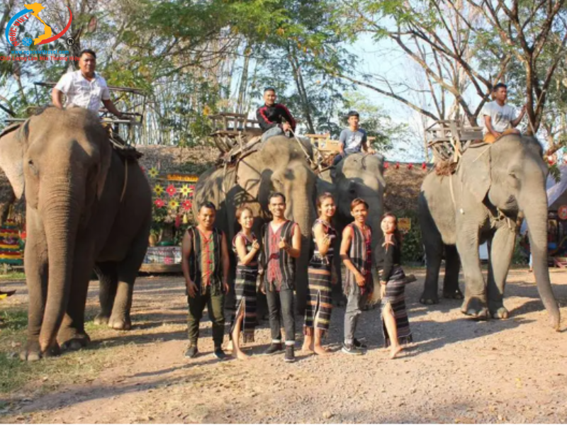 TOUR TÀ ĐÙNG - BUÔN MÊ - VỊNH HẠ LONG CỦA TÂY NGUYÊN - XE LIMOUSINE ĐỜI MỚI CAO CẤP